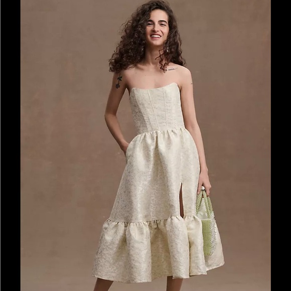 V. CHAPMAN VIRGINIA TIERED STRAPLESS CORSET MIDI DRESS - Picture 1 of 10